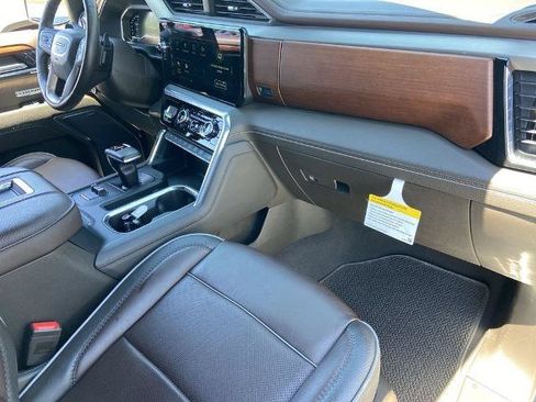 Used 2022 GMC Sierra 1500 Denali w/ Denali Reserve Package AWD/4WD image 25