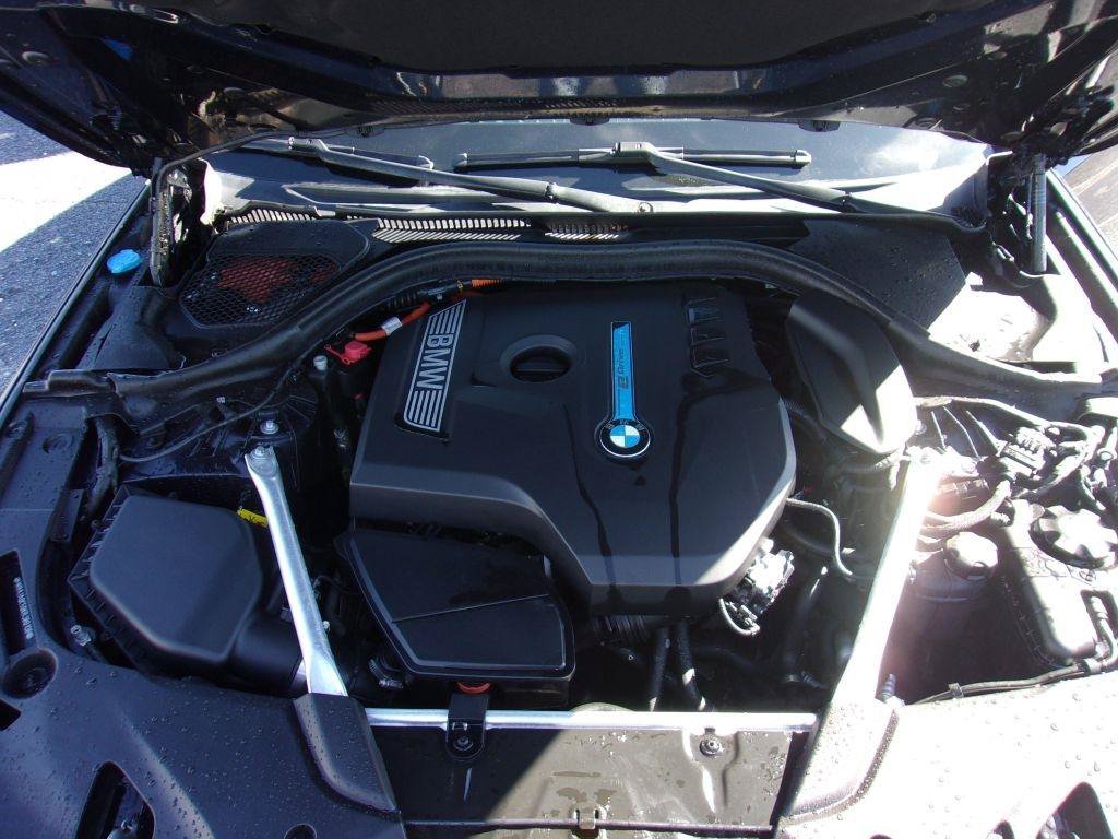 Used 2019 BMW 530e w/ Luxury Package RWD image 9