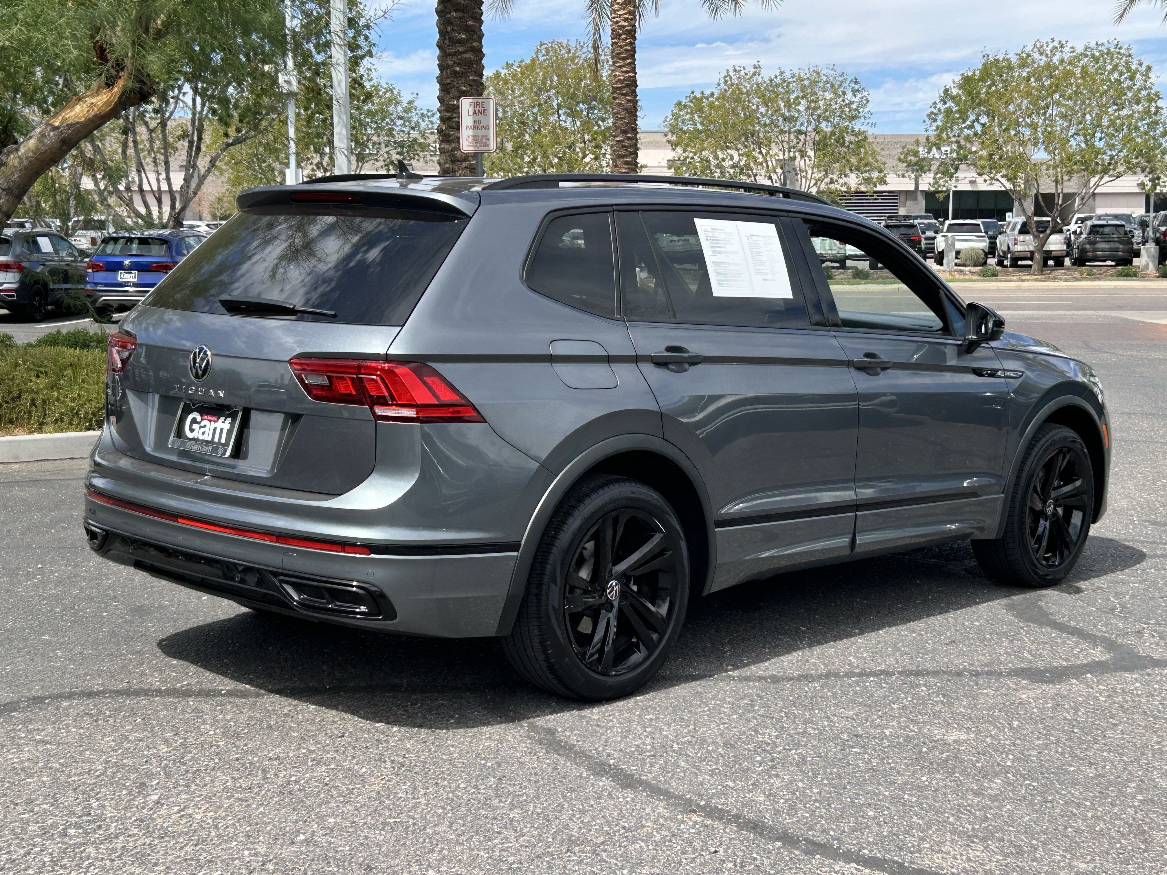 Used 2024 Volkswagen Tiguan SE R-Line FWD image 4
