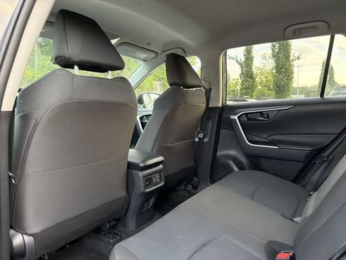 Used 2025 Toyota RAV4 LE AWD/4WD image 9