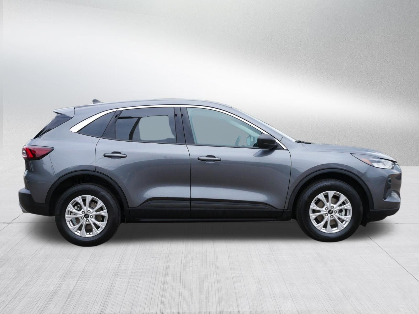 Used 2023 Ford Escape Active w/ Tech Pack #1 AWD/4WD image 8
