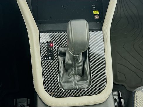 Used 2025 Subaru Forester Premium AWD/4WD image 23