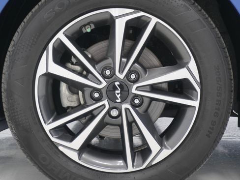Used 2023 Kia Forte LXS FWD image 23