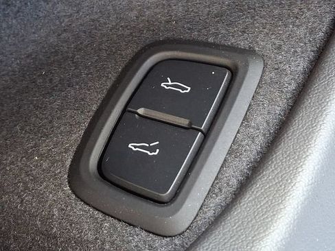 Used 2025 Chevrolet Corvette Z06 RWD image 17