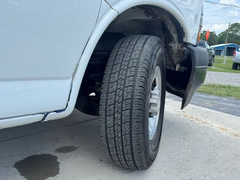 Used 2021 Chevrolet Express 2500 image 28