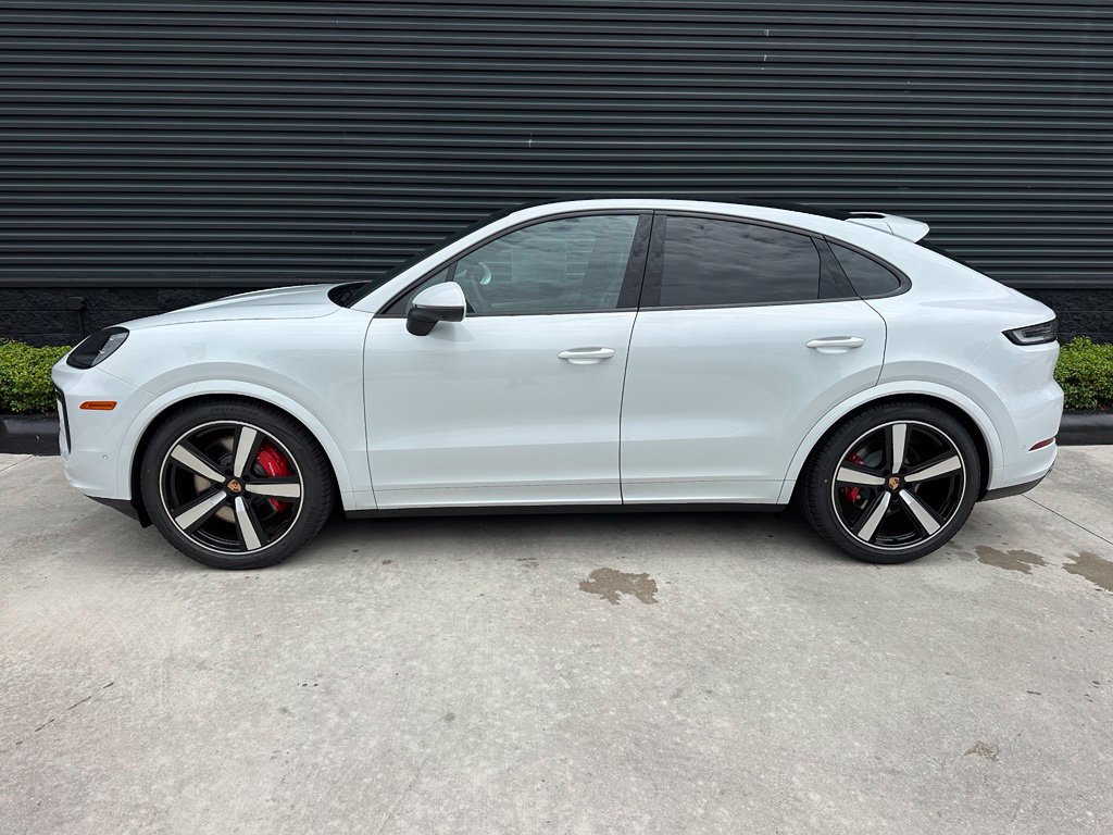 Used 2026 Porsche Cayenne S AWD/4WD image 2