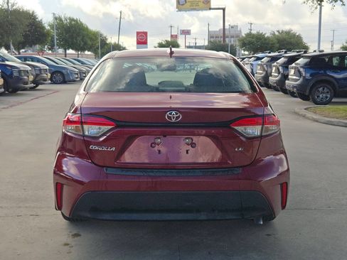 Used 2025 Toyota Corolla LE FWD image 4