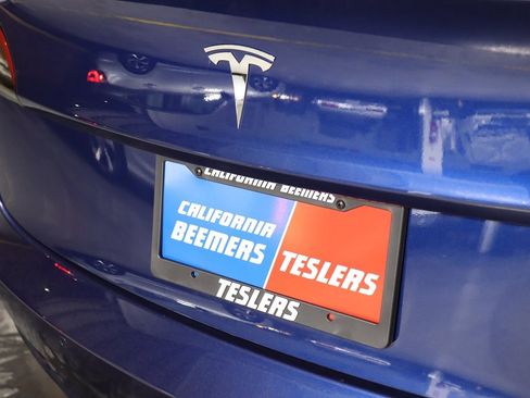 Used 2023 Tesla Model 3 Standard Range image 13