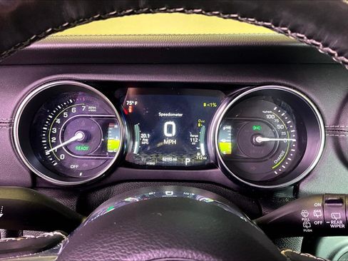 Used 2021 Jeep Wrangler Unlimited Sahara w/ Cold Weather Group AWD/4WD image 14