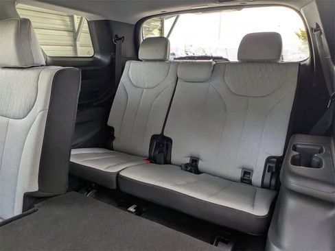 Certified 2022 Hyundai Palisade SE image 16