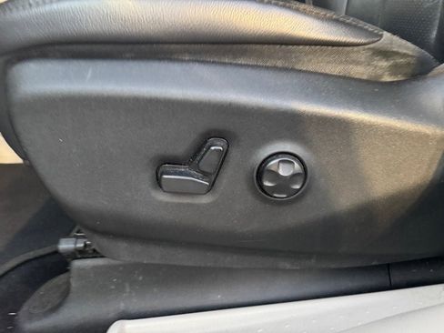 Used 2018 Chrysler Pacifica Touring-L image 15