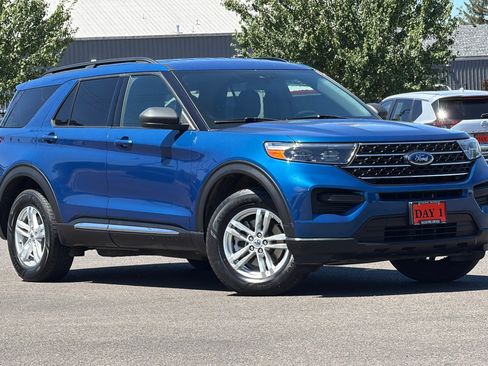 Used 2020 Ford Explorer XLT w/ Class III Trailer Tow Package AWD/4WD image 2
