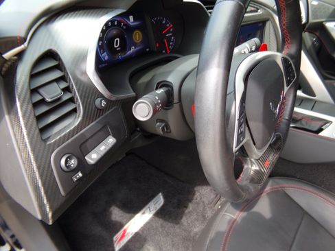 Used 2019 Chevrolet Corvette Z06 RWD image 18