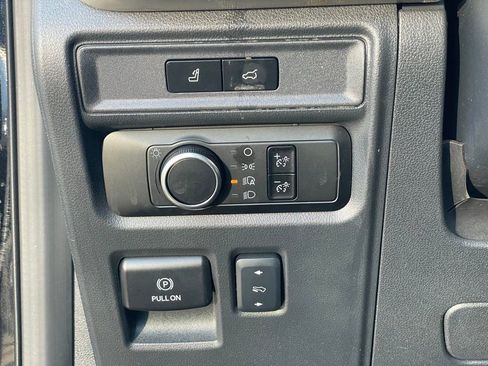 Used 2024 Ford Expedition XLT AWD/4WD image 16