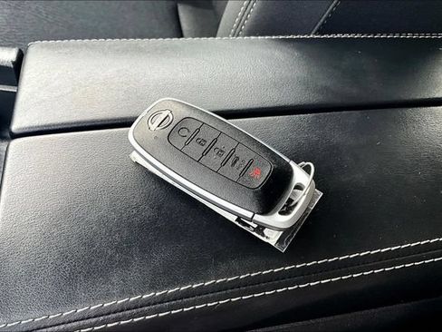 Used 2026 Nissan Rogue SV FWD image 33