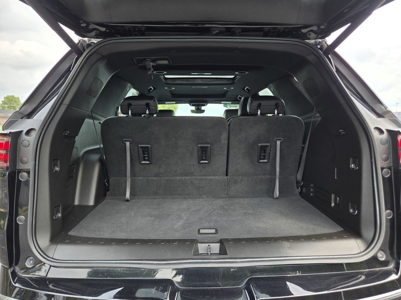 Used 2023 Chevrolet Traverse Premier AWD/4WD image 34