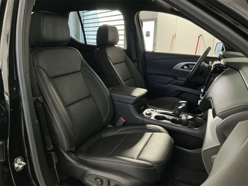Used 2023 Chevrolet Traverse LT w/ LPO, Roadside Safety Package image 33
