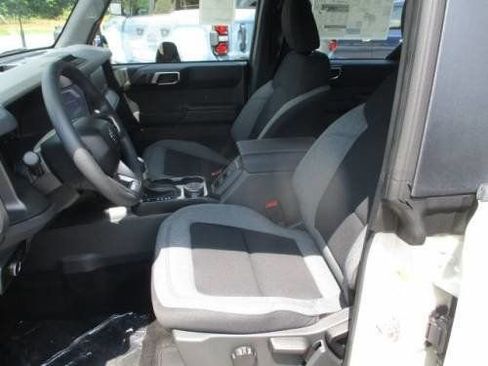 New 2025 Ford Bronco 4-Door image 6
