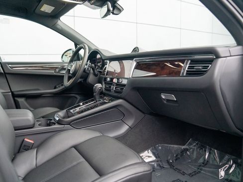 New 2026 Porsche Macan image 26