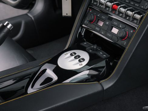 Used 2011 Lamborghini Gallardo LP 550-2 Bicolore image 6