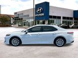 Used 2018 Toyota Camry LE image 2