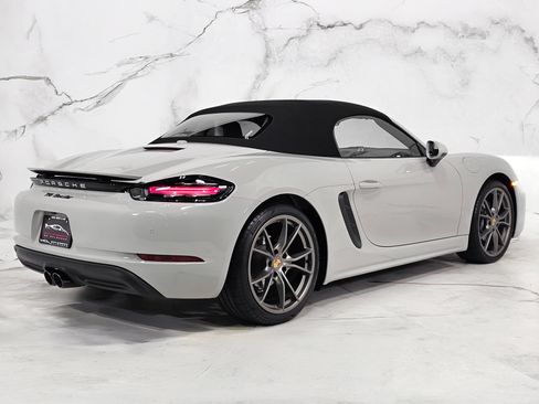 Used 2025 Porsche 718 Boxster RWD image 36