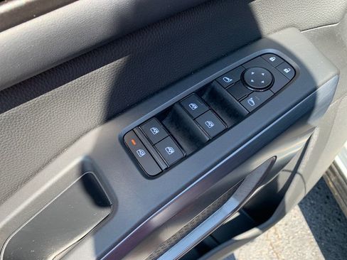 Used 2024 Nissan Pathfinder Rock Creek AWD/4WD image 12