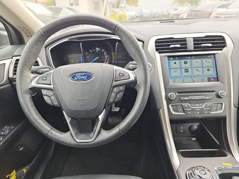 Used 2018 Ford Fusion Energi SE FWD image 8