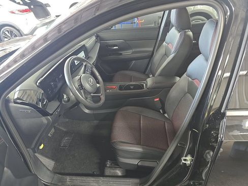 Used 2025 Nissan Kicks SR FWD image 10