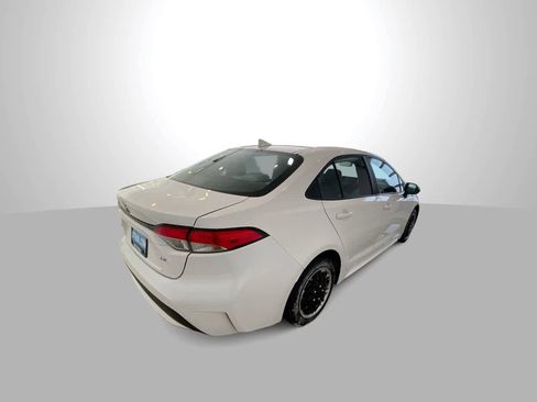 Used 2022 Toyota Corolla LE image 8