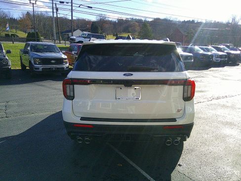 New 2026 Ford Explorer ST w/ Sun And Sound Package image 7