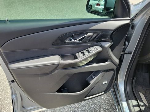 Used 2023 Chevrolet Traverse High Country image 6