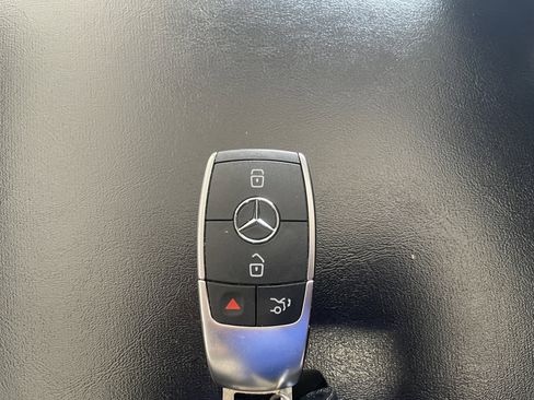 Used 2021 Mercedes-Benz GLE 450 GLE 450 image 23