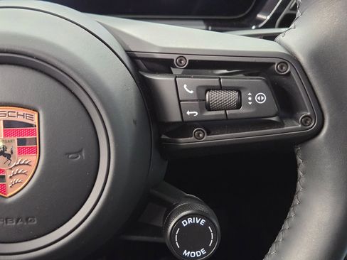 Certified 2025 Porsche Macan 4 Electric image 19