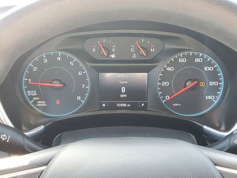 Used 2018 Chevrolet Equinox LT FWD image 11