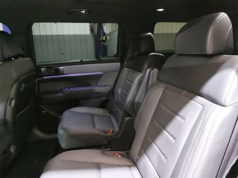 Certified 2025 Hyundai Santa Fe Calligraphy image 15