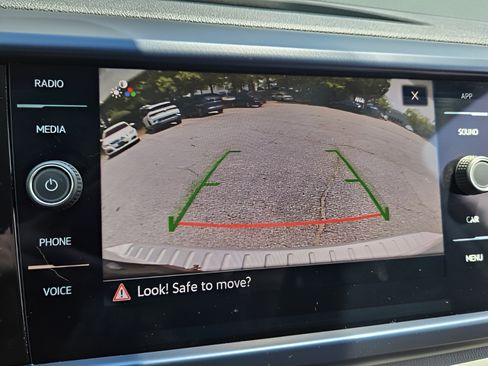 Certified 2023 Volkswagen Taos SE FWD image 19