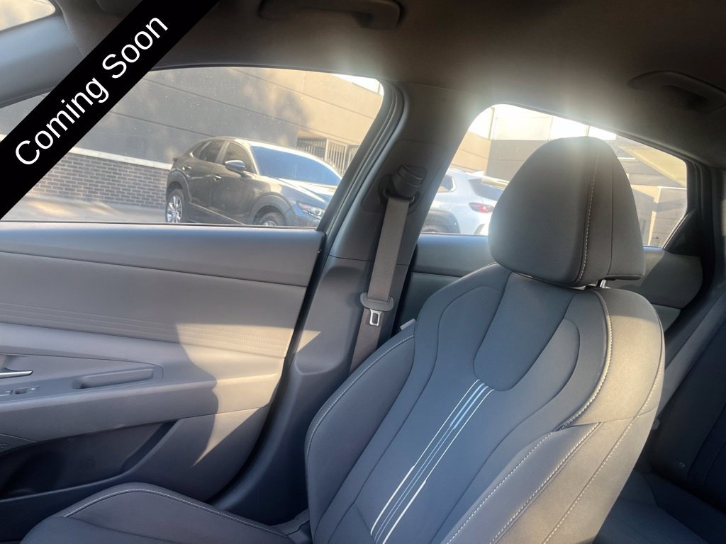 Used 2023 Hyundai Elantra SEL FWD image 12