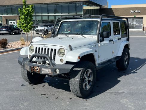 Used 2016 Jeep Wrangler Unlimited Sahara w/ Connectivity Group image 2