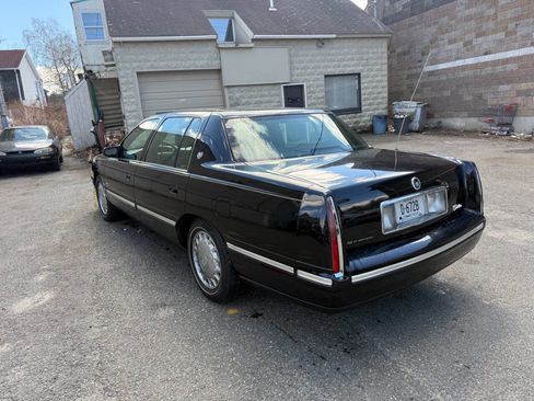 Used 1997 Cadillac De Ville Sedan w/ Comfort/Convenience Pkg image 6