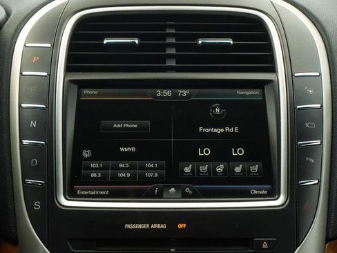 Used 2016 Lincoln MKX Reserve w/ Technology Package FWD image 17