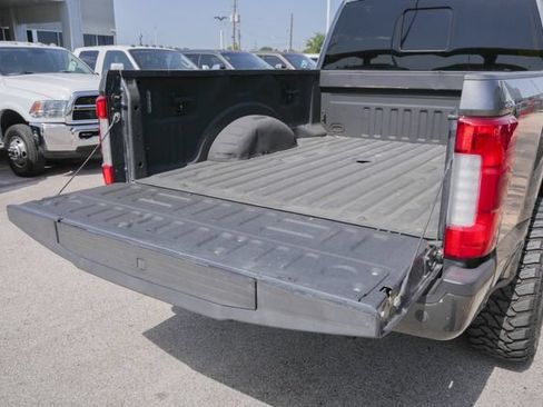 Used 2018 Ford F250 Platinum w/ Platinum Ultimate Package AWD/4WD image 11