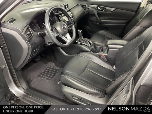 Used 2019 Nissan Rogue SL image 18