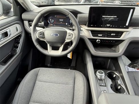 New 2026 Ford Explorer Active image 13
