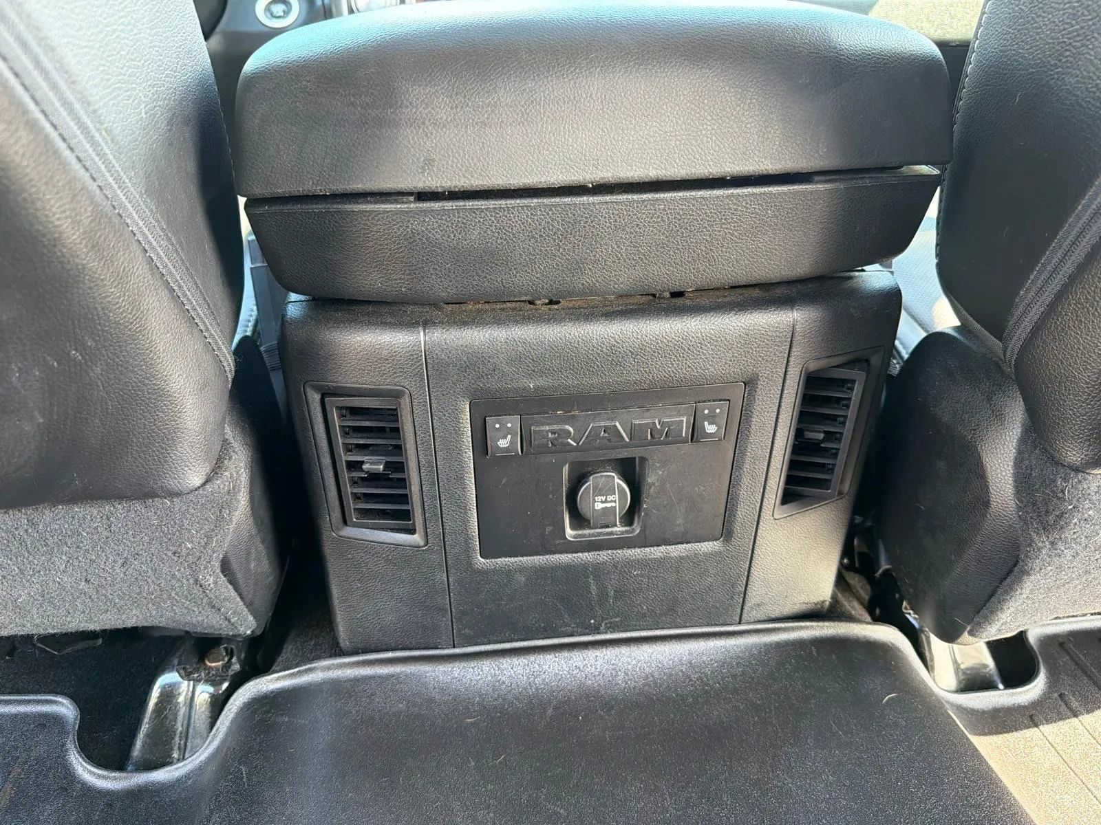 Used 2016 RAM 1500 Laramie w/ Convenience Group AWD/4WD image 44