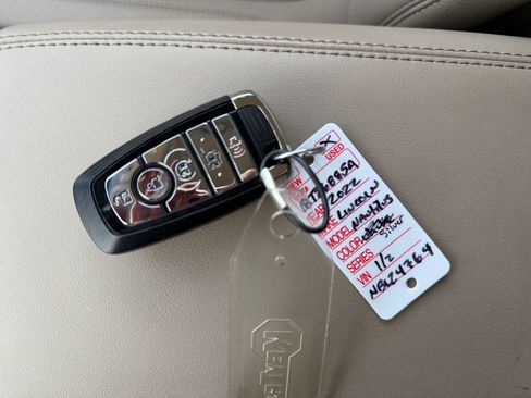 Used 2022 Lincoln Nautilus AWD w/ Premium Package image 31