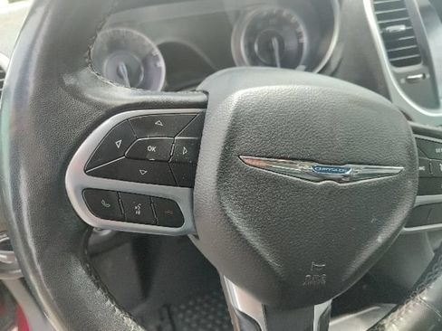 Used 2020 Chrysler 300 Limited AWD/4WD image 28
