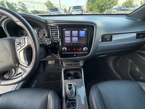 Used 2021 Mitsubishi Outlander 4WD Plug-In Hybrid image 26