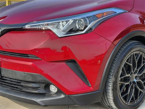 Used 2019 Toyota C-HR Limited image 9