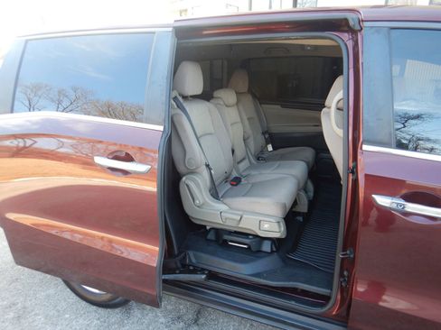 Used 2019 Honda Odyssey EX image 22